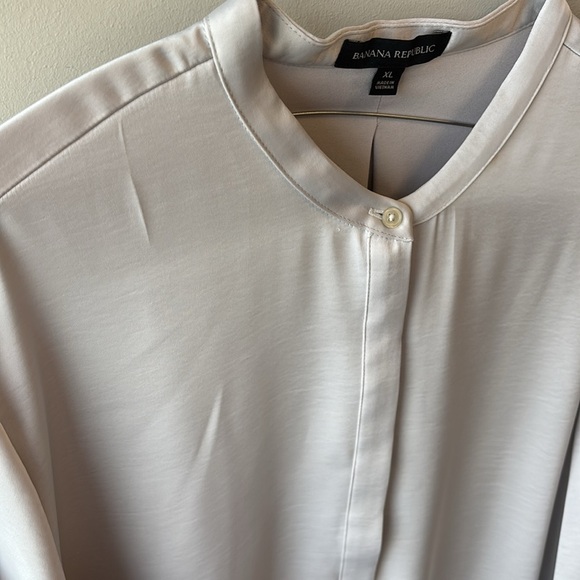 Banana Republic blouse XL silver - Picture 4 of 6